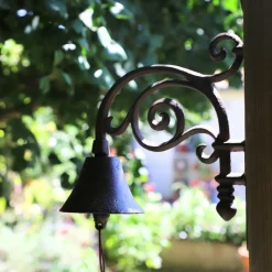 CHEMIN DE CAMPAGNE - Cloche de jardin de porte ancienne en fonte marron 27 x 20.5 cm