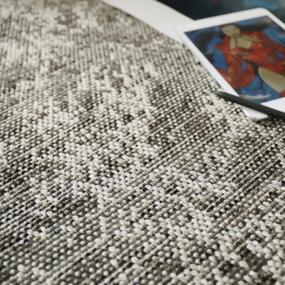 DÉCOWEB - Tapis intérieur / extérieur jambi - nuances gris minéral - ganse anthracite - 140 x 200 cm