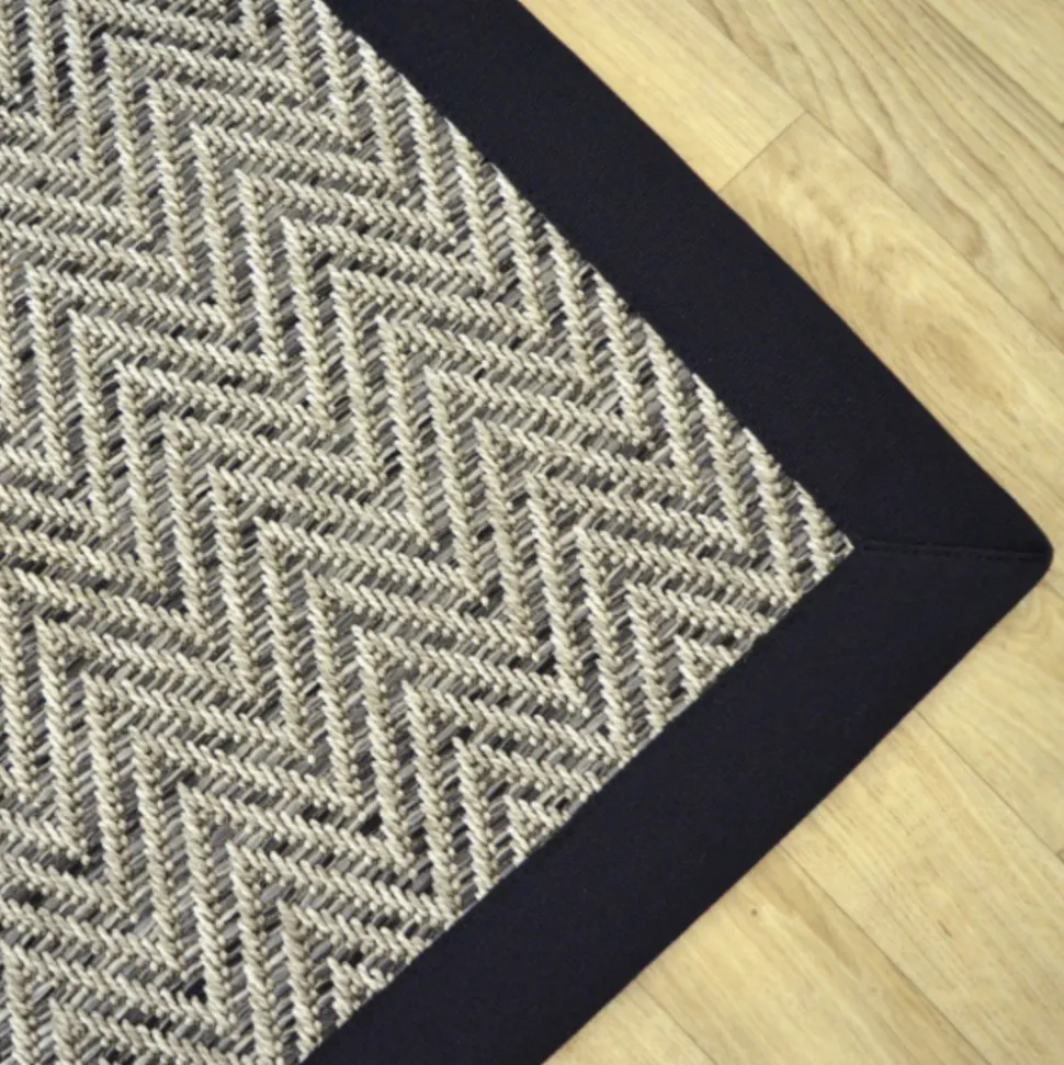 DÉCOWEB - Tapis intérieur / extérieur - java chevron silver - ganse noire - 80 x 150 cm