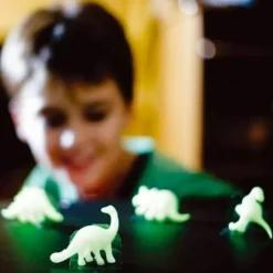 4M - 8 dinosaures 3d phosphorescents 4m