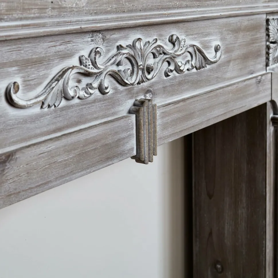 Manteau de cheminée - romance - décor bois gris cérusé