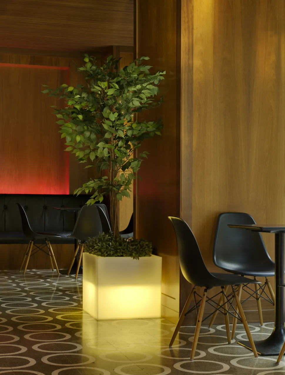 NEWGARDEN - Pot lumineux narciso 40 solaire+batterie rechargeable led rgb avec télécommande 40x40x36cm