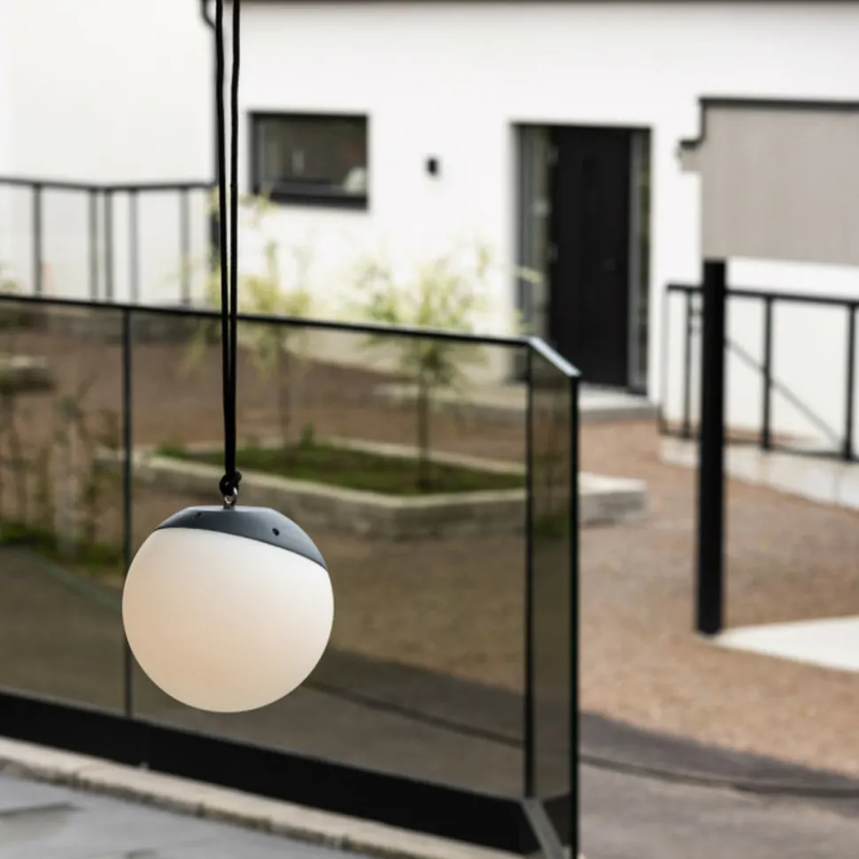 PARIS PRIX - Lampe suspension d'extérieur à led "doris" 20cm noir