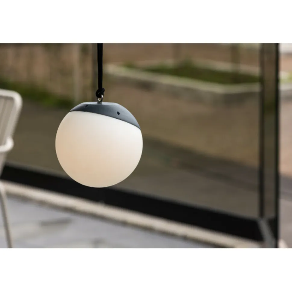 PARIS PRIX - Lampe suspension d'extérieur à led "doris" 20cm noir