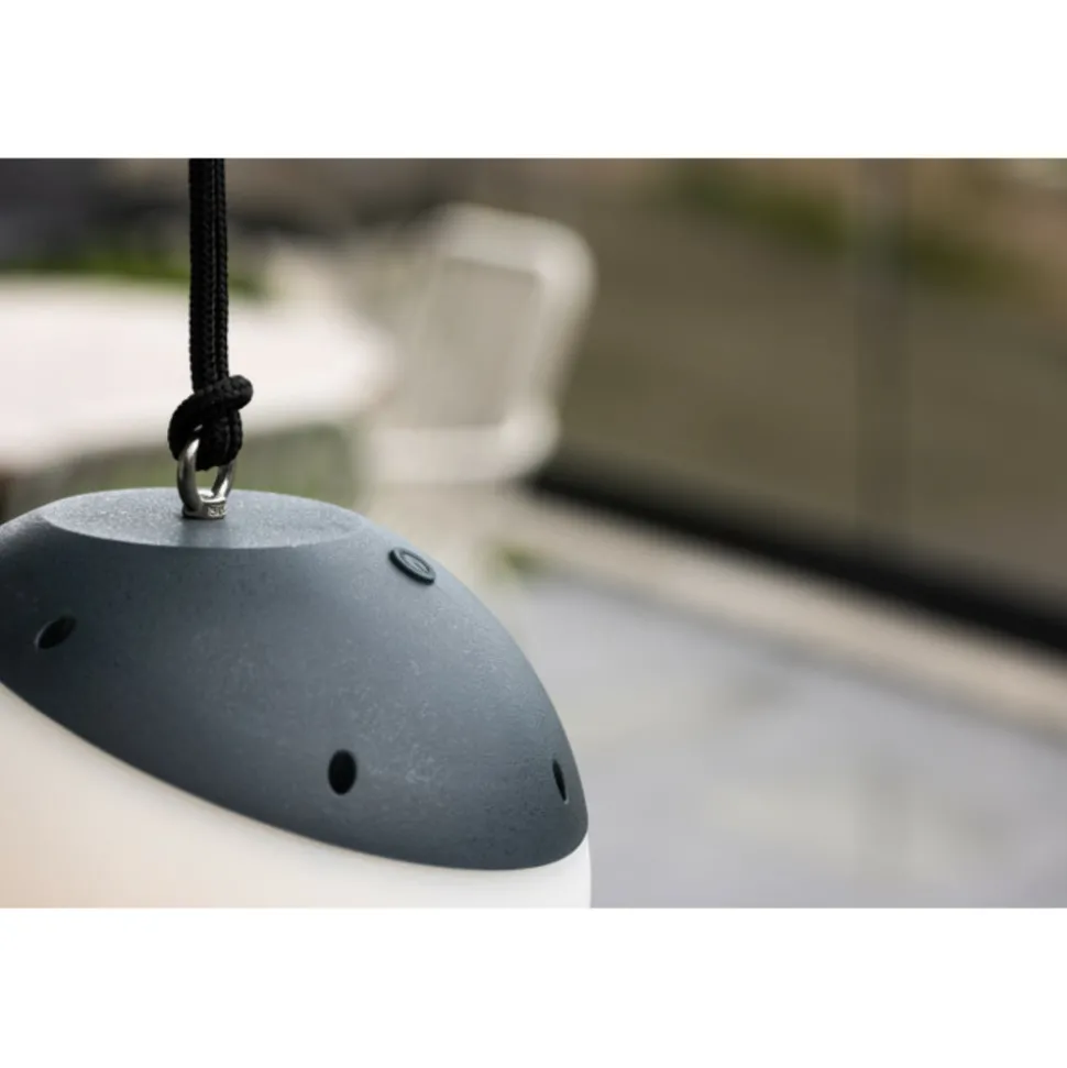 PARIS PRIX - Lampe suspension d'extérieur à led "doris" 20cm noir