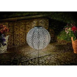 SMART GARDEN - Lanterne solaire - - jumbo damasque en métal ajouré - energie solaire - ambiance orientale - argent